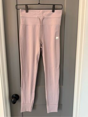 Vuori Daily Jogger Pale Grey Lavender Mauve Knit Size Small S